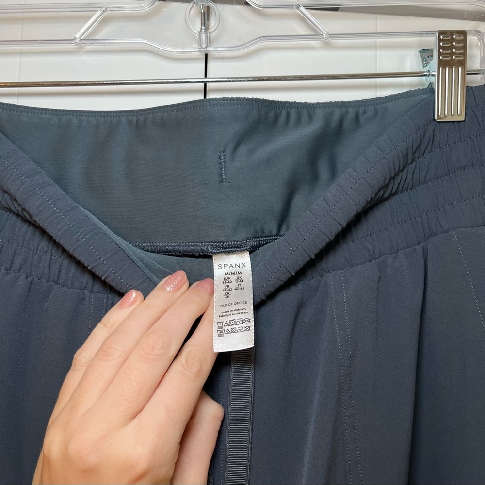 Spanx Casual Fridays Cargo Jogger Pant Dark Storm Size Medium Lounge Athletic - Picture 7 of 8